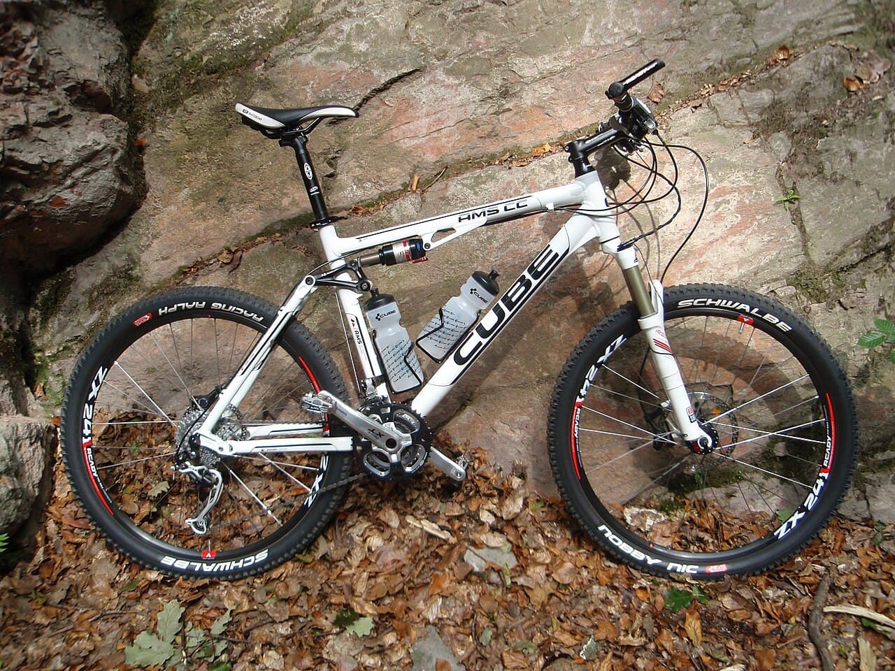 Vélos musculaires en location au lac de Montbel, Ariège